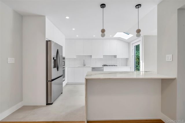 27 Meadowfield Lane, Glen Cove, NY 11542