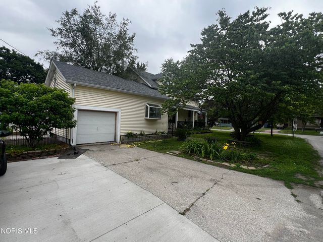 215 N Main Street, Swanton, OH 43558