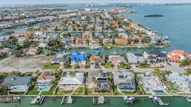 116 9TH STREET E, Tierra Verde, FL 33715