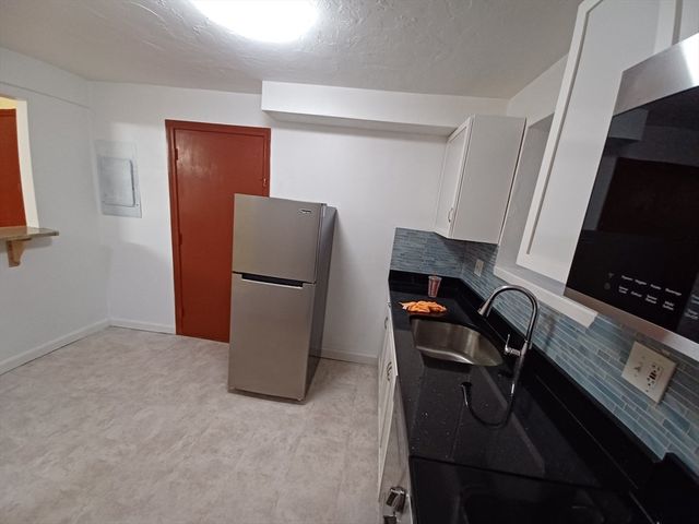 8 Jackson St C1, Quincy, MA 02169