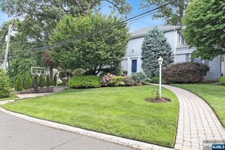 627 S Forest Drive, Teaneck, NJ 07666