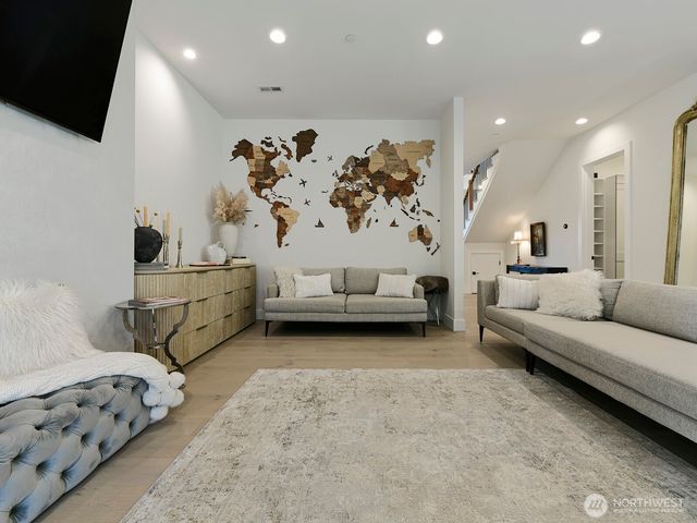 10019 SE 226th Place, Kent, WA 98031