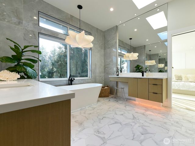 10019 SE 226th Place, Kent, WA 98031