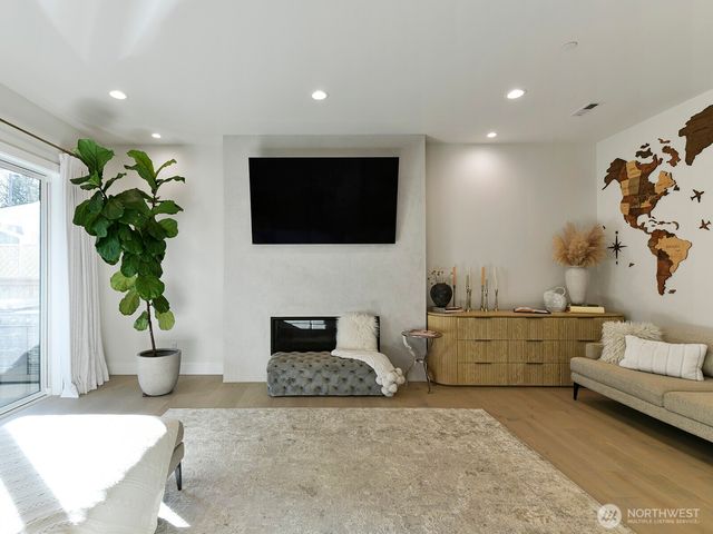 10019 SE 226th Place, Kent, WA 98031