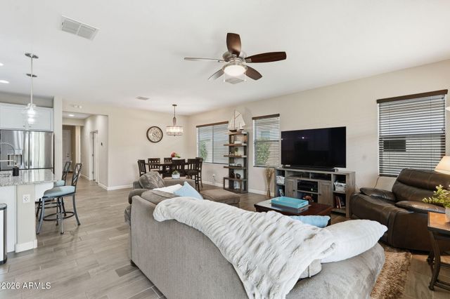 8607 E DESERT Lane, Mesa, AZ 85209