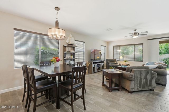 8607 E DESERT Lane, Mesa, AZ 85209