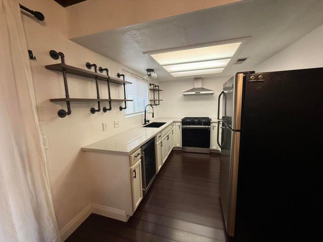 341 N Capitola Court 3, Porterville, CA 93257