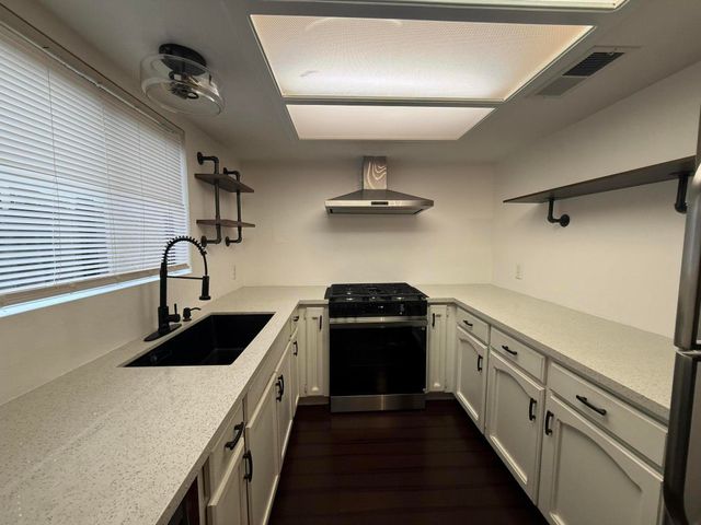 341 N Capitola Court 3, Porterville, CA 93257