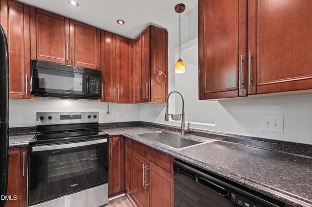 913 Hearthridge Court A, Raleigh, NC 27609