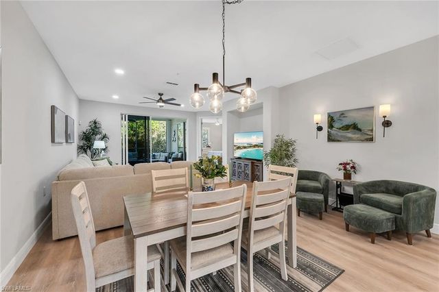 4843 Hampshire Ct Apt 103, Naples, FL 34112