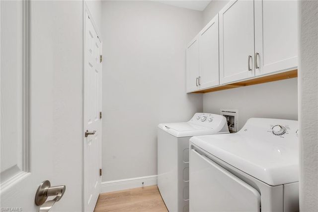 4843 Hampshire Ct Apt 103, Naples, FL 34112