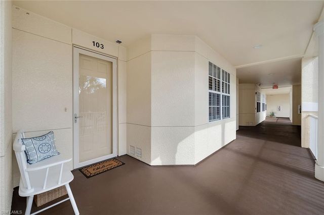 4843 Hampshire Ct Apt 103, Naples, FL 34112