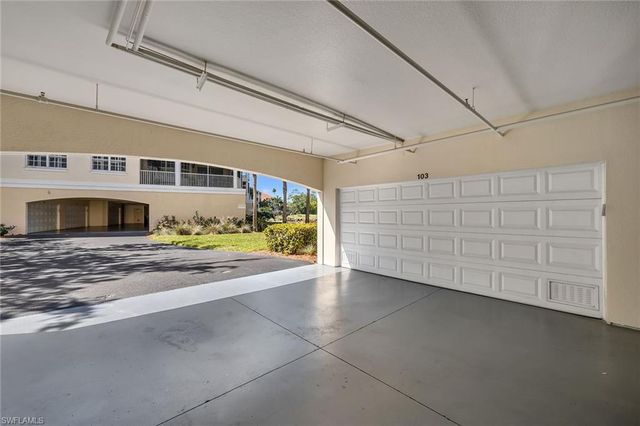 4843 Hampshire Ct Apt 103, Naples, FL 34112