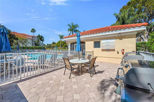 4843 Hampshire Ct Apt 103, Naples, FL 34112