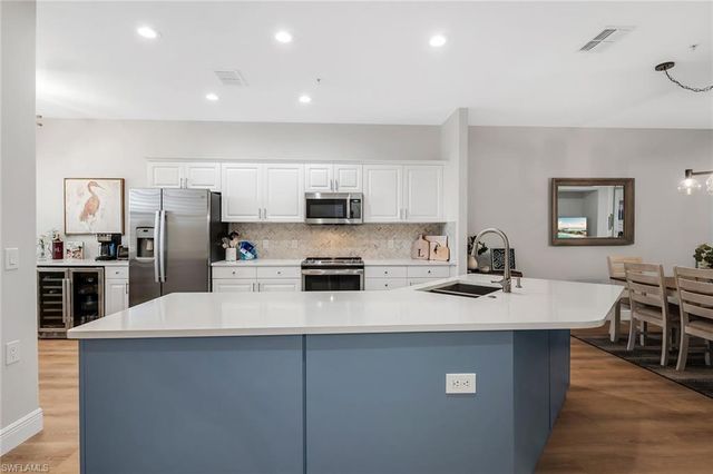 4843 Hampshire Ct Apt 103, Naples, FL 34112