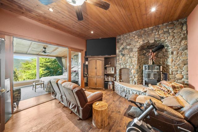 581 Cold Springs Rd, Placerville, CA 95667