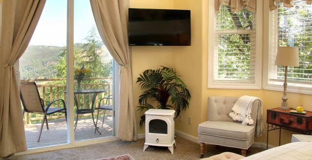 581 Cold Springs Rd, Placerville, CA 95667