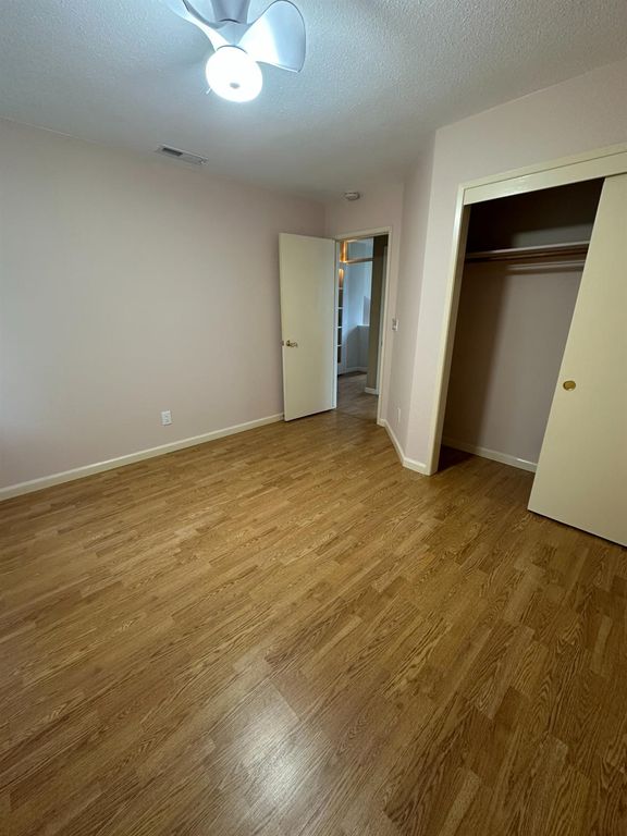 Image 16 of property listing at 813 E Mockingbird Lane, Fresno, CA 93730