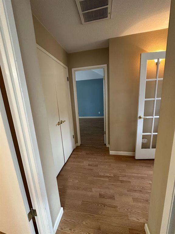 Image 17 of property listing at 813 E Mockingbird Lane, Fresno, CA 93730
