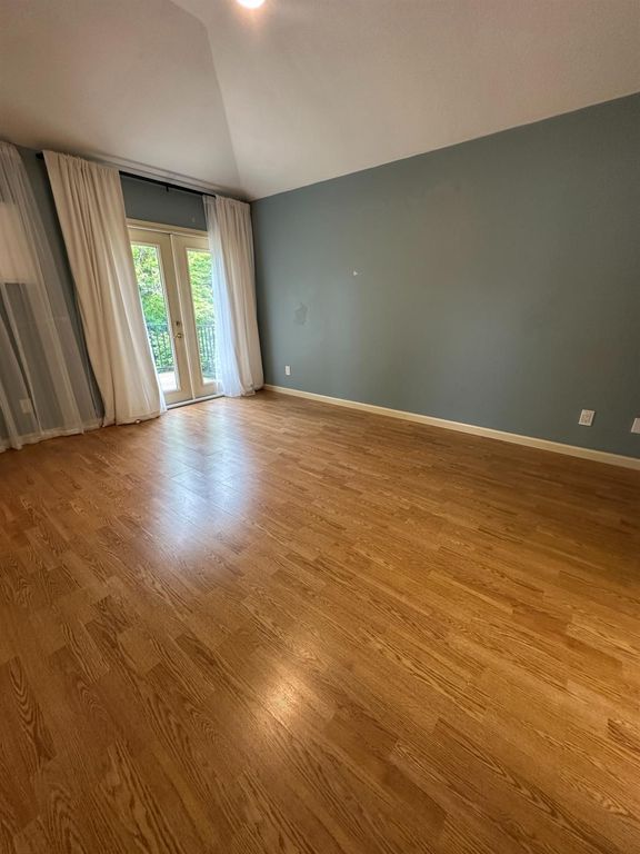 Image 19 of property listing at 813 E Mockingbird Lane, Fresno, CA 93730
