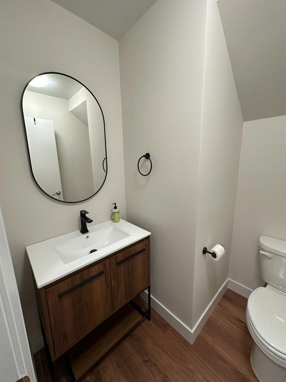 Image 6 of property listing at 813 E Mockingbird Lane, Fresno, CA 93730