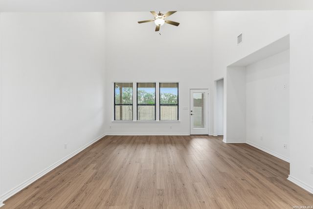 220 WILD CREEK RD, Seguin, TX 78155