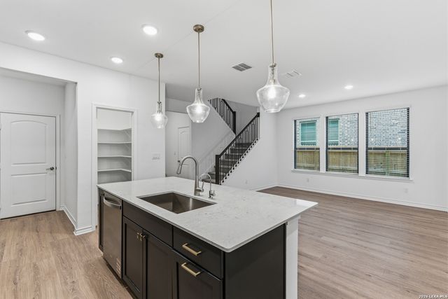 220 WILD CREEK RD, Seguin, TX 78155