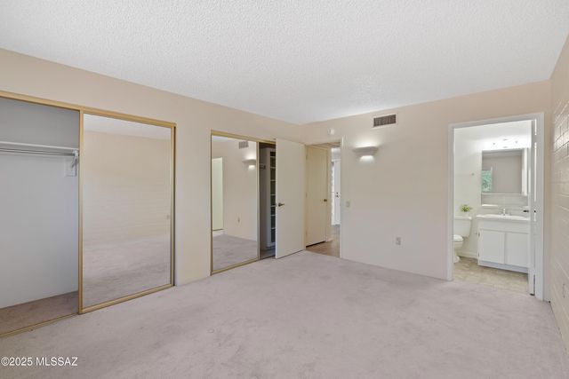 6 W Calle Del Chancero, Green Valley, AZ 85614