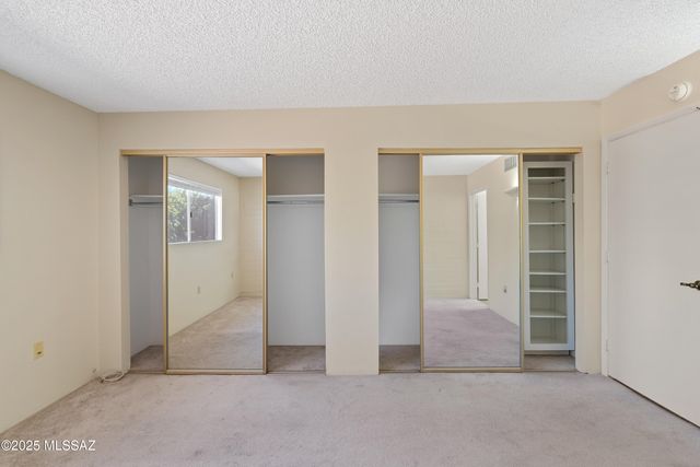 6 W Calle Del Chancero, Green Valley, AZ 85614