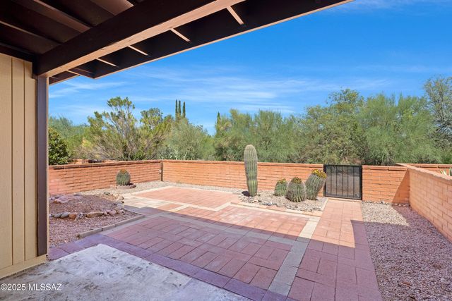 6 W Calle Del Chancero, Green Valley, AZ 85614