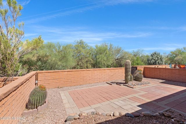 6 W Calle Del Chancero, Green Valley, AZ 85614