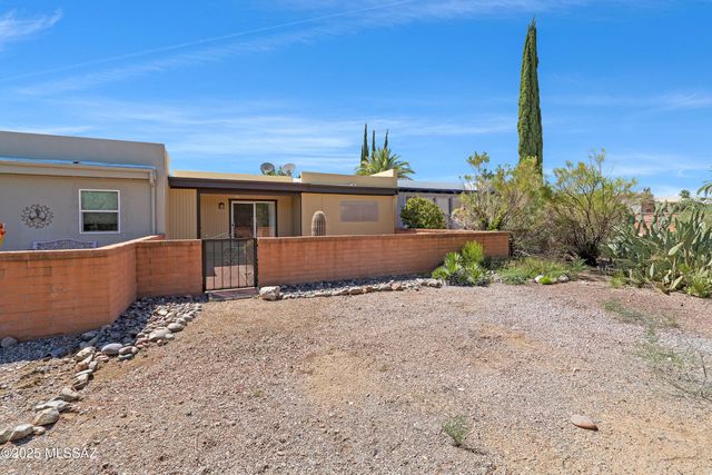 6 W Calle Del Chancero, Green Valley, AZ 85614