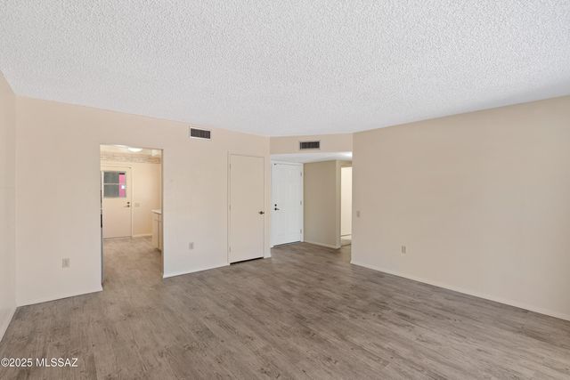 6 W Calle Del Chancero, Green Valley, AZ 85614