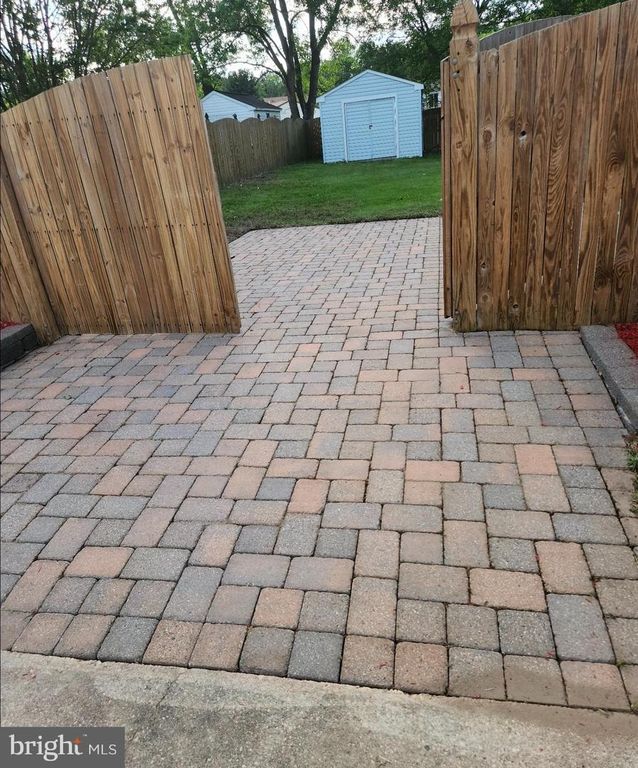 Image 37 of property listing at 12608 HILLMEADE STATION DR, Bowie, MD 20720