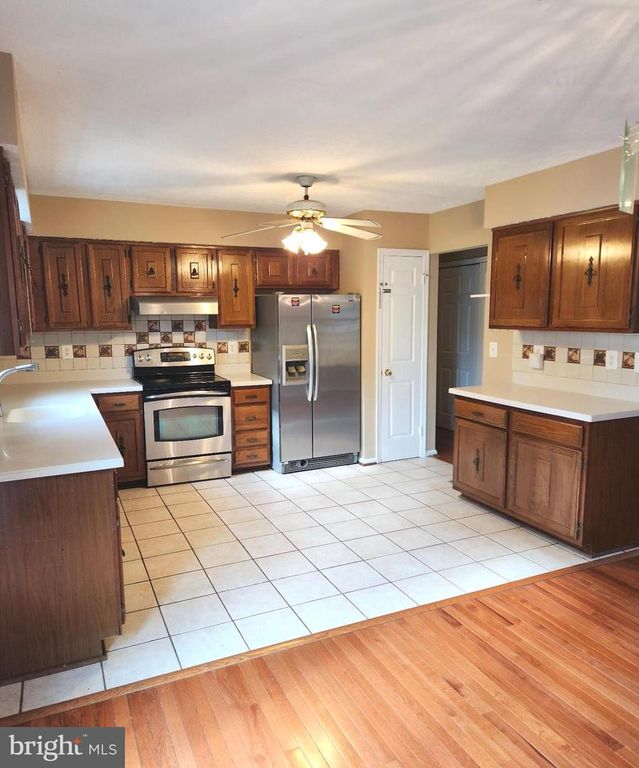 Image 5 of property listing at 12608 HILLMEADE STATION DR, Bowie, MD 20720