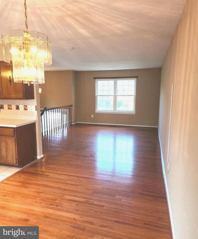 Image 6 of property listing at 12608 HILLMEADE STATION DR, Bowie, MD 20720