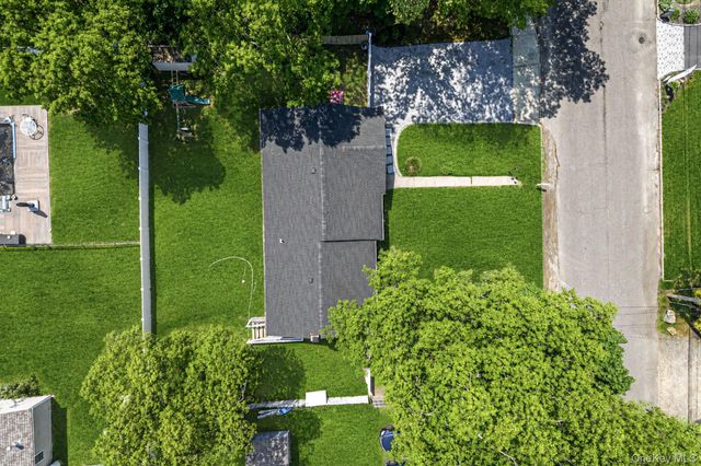 231 Maple Street, Medford, NY 11763