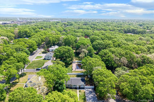 231 Maple Street, Medford, NY 11763