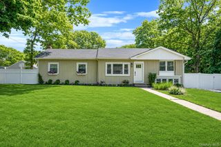 231 Maple Street, Medford, NY 11763