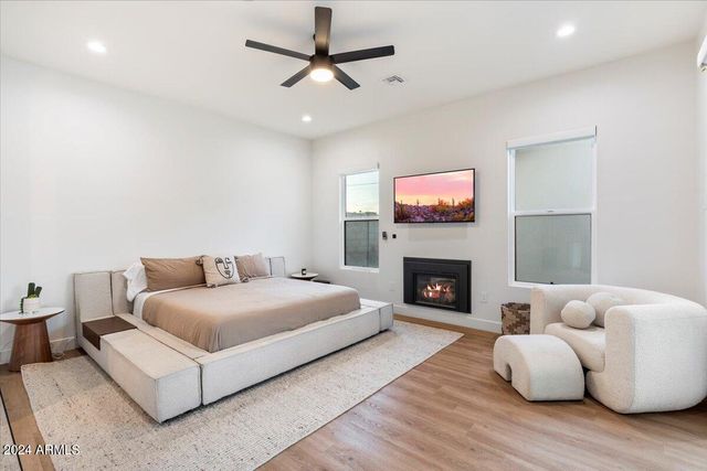 744 E MYRTLE Avenue, Phoenix, AZ 85020