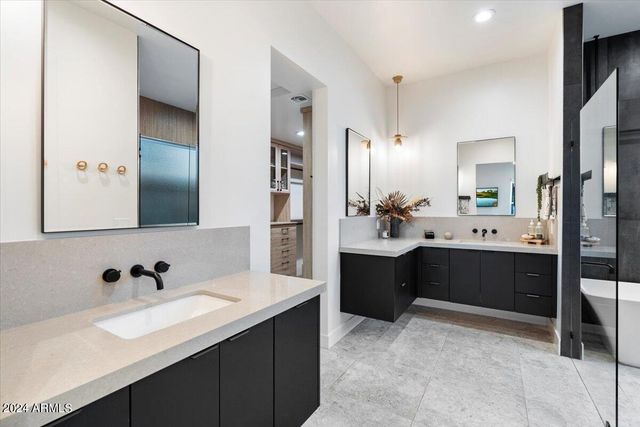 744 E MYRTLE Avenue, Phoenix, AZ 85020