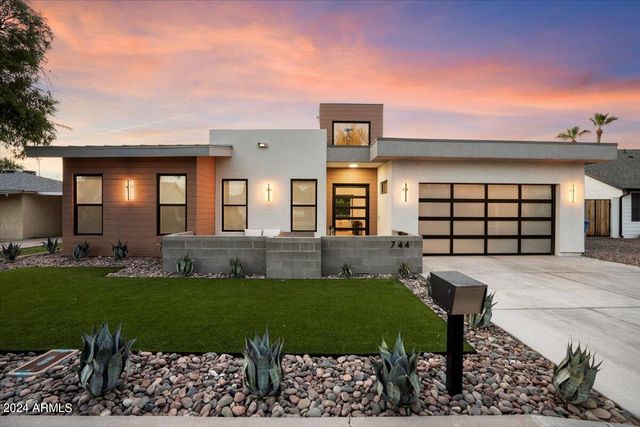 744 E MYRTLE Avenue, Phoenix, AZ 85020