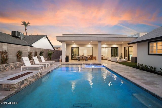 744 E MYRTLE Avenue, Phoenix, AZ 85020
