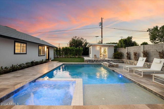 744 E MYRTLE Avenue, Phoenix, AZ 85020