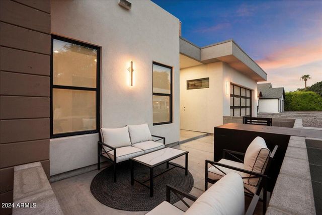 744 E MYRTLE Avenue, Phoenix, AZ 85020