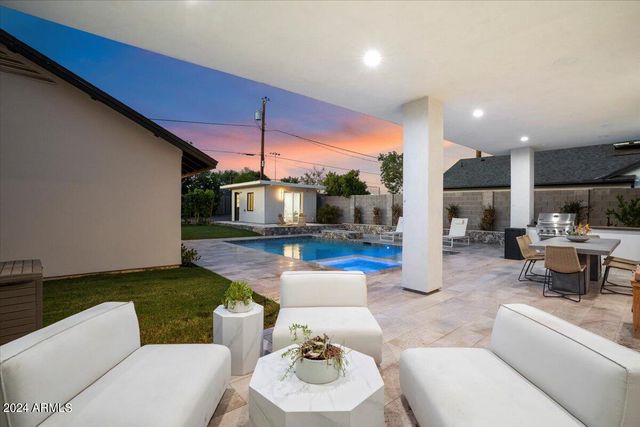 744 E MYRTLE Avenue, Phoenix, AZ 85020