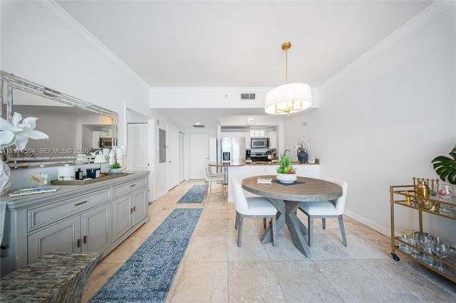 7290 SW 90th St 308, Miami, FL 33156