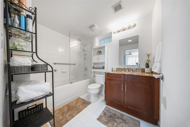 7290 SW 90th St 308, Miami, FL 33156