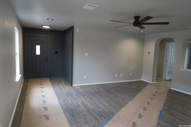 1402 Hunters Plane, San Antonio, TX 78245