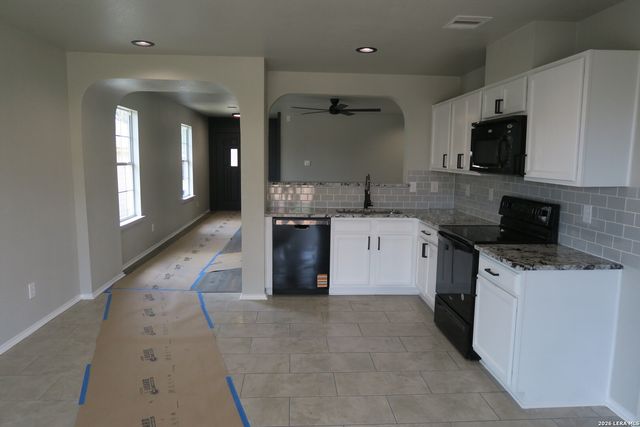 1402 Hunters Plane, San Antonio, TX 78245